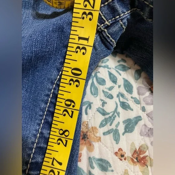 American Rag Mid Rise Blue Jeans - Picture 8 of 9